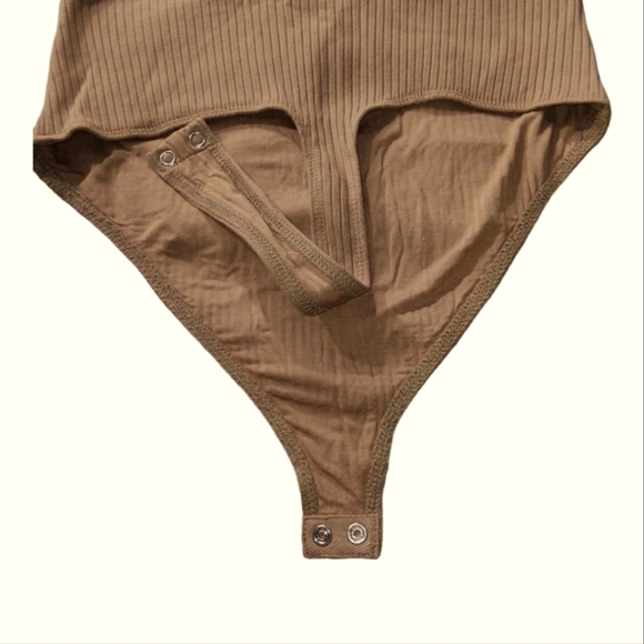 Good American || Ribbed Bodysuit SZ 3/L - Picture 6 of 12